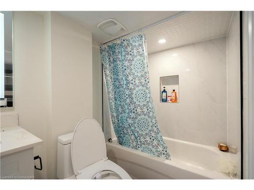 4965 Jepson Street, Niagara Falls, ON - Indoor Photo Showing Bathroom