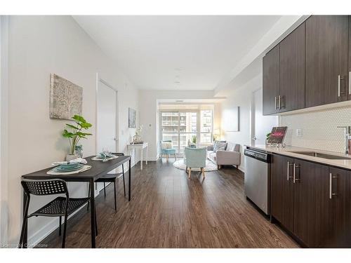 604-212 King William Street, Hamilton, ON - Indoor Photo Showing Kitchen