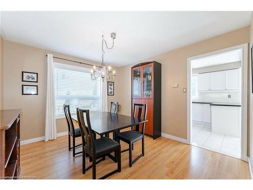 125 Ferndale Drive S, Barrie, ON - Indoor Photo Showing Dining Room