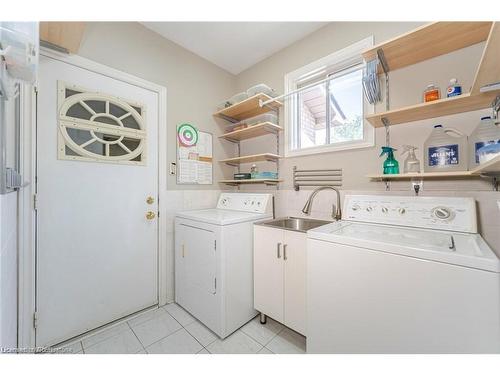 125 Ferndale Drive S, Barrie, ON - Indoor Photo Showing Laundry Room