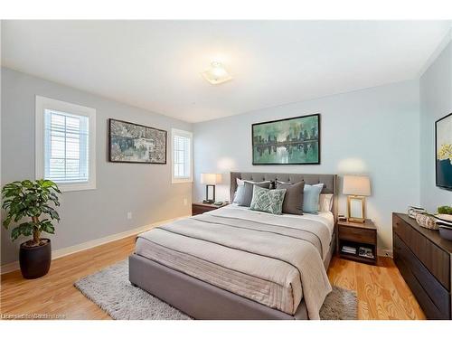 125 Ferndale Drive S, Barrie, ON - Indoor Photo Showing Bedroom