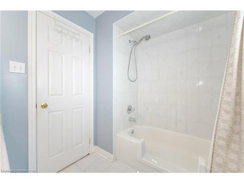 125 Ferndale Drive S, Barrie, ON - Indoor Photo Showing Bathroom