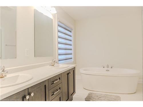 241 Raspberry Place Place, Waterloo, ON - Indoor Photo Showing Bathroom