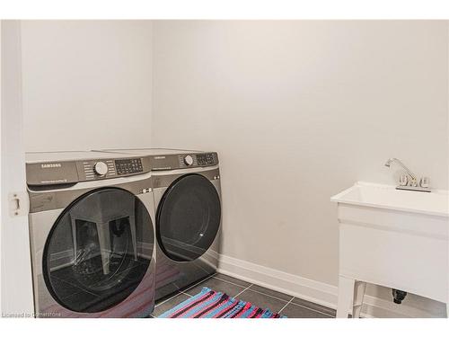 241 Raspberry Place Place, Waterloo, ON - Indoor Photo Showing Laundry Room