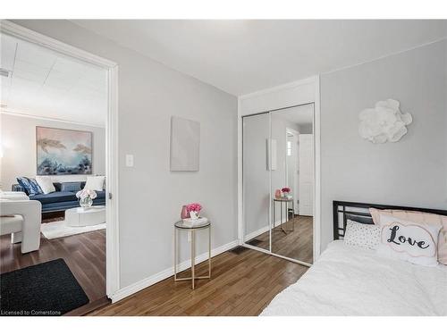 528 Upper Wentworth Street, Hamilton, ON - Indoor Photo Showing Bedroom