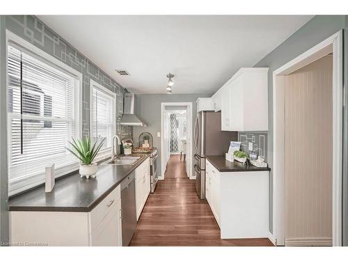 528 Upper Wentworth Street, Hamilton, ON - Indoor Photo Showing Kitchen