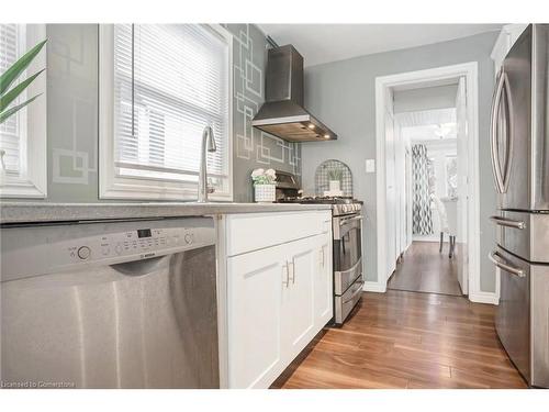 528 Upper Wentworth Street, Hamilton, ON - Indoor Photo Showing Kitchen