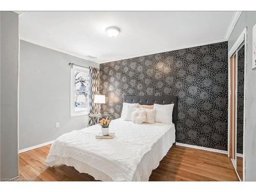 528 Upper Wentworth Street, Hamilton, ON - Indoor Photo Showing Bedroom