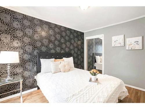 528 Upper Wentworth Street, Hamilton, ON - Indoor Photo Showing Bedroom