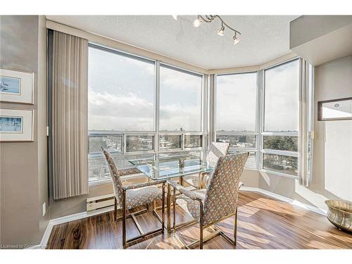 606-320 Mill Street S, Peel, ON - Indoor Photo Showing Dining Room