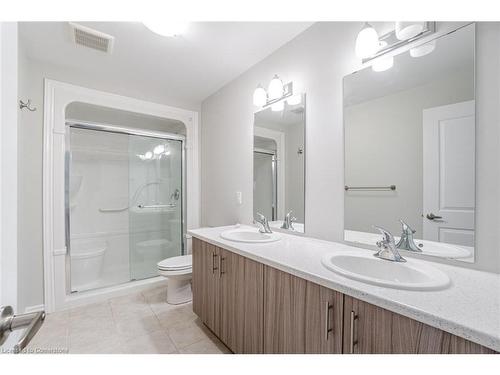 207 Louise Street, Welland, ON - Indoor Photo Showing Bathroom