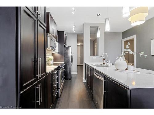 601-112 Benton Street, Kitchener, ON - Indoor Photo Showing Kitchen With Double Sink With Upgraded Kitchen