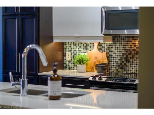 601-112 Benton Street, Kitchener, ON - Indoor Photo Showing Kitchen