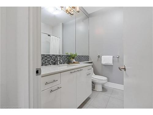 601-112 Benton Street, Kitchener, ON - Indoor Photo Showing Bathroom