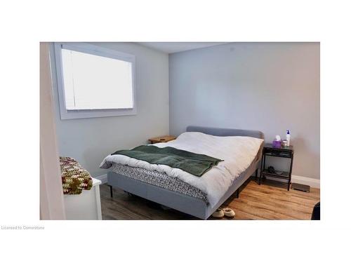 Upper-124 Roberts Crescent, Kitchener, ON - Indoor Photo Showing Bedroom