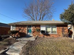 2137 Mount Forest Drive N Burlington, ON L7P 1H6