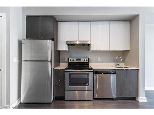 B414-5240 Dundas Street, Burlington, ON - Indoor Photo Showing Kitchen