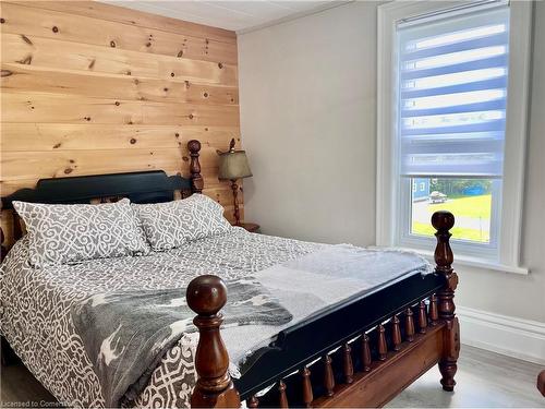 31 Blue Bay Lane, Fenelon Falls, ON - Indoor Photo Showing Bedroom