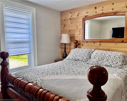 31 Blue Bay Lane, Fenelon Falls, ON - Indoor Photo Showing Bedroom