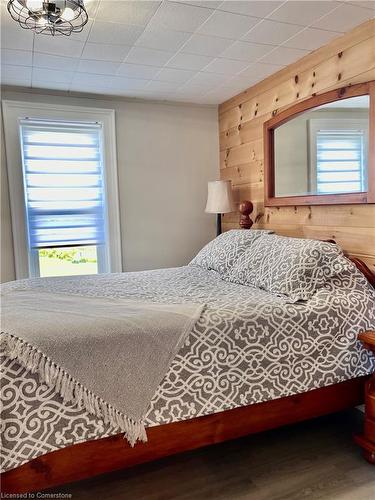 31 Blue Bay Lane, Fenelon Falls, ON - Indoor Photo Showing Bedroom