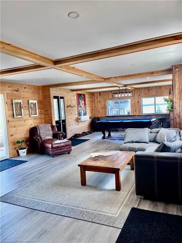 31 Blue Bay Lane, Fenelon Falls, ON - Indoor Photo Showing Living Room