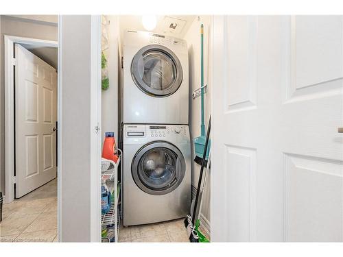 610-1369 Bloor Street, Toronto, ON - Indoor Photo Showing Laundry Room