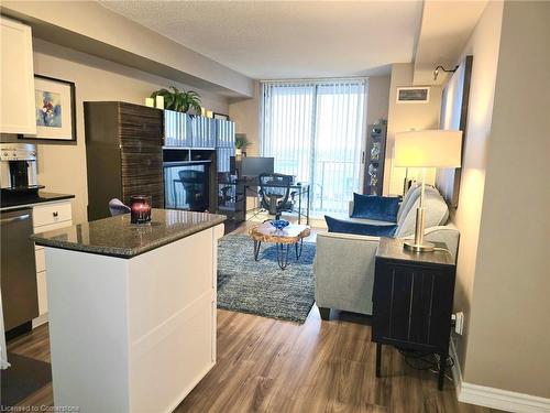 610-1369 Bloor Street, Toronto, ON - Indoor Photo Showing Living Room With Fireplace