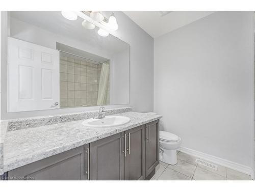 4-740 Linden Drive, Cambridge, ON - Indoor Photo Showing Bathroom