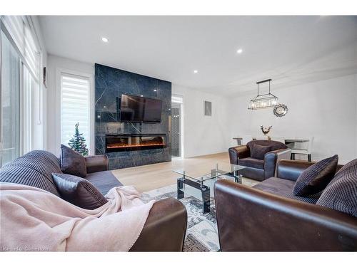 3314 David Milne Way, London, ON - Indoor Photo Showing Living Room