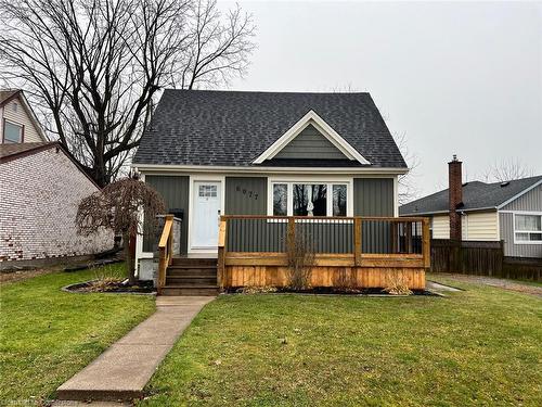 6077 Collins Drive, Niagara Falls, ON - Outdoor