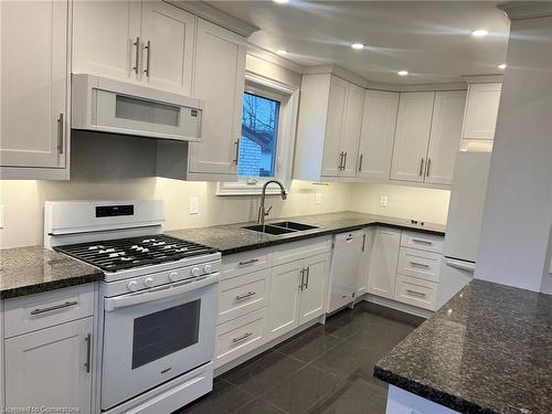 6077 Collins Drive, Niagara Falls, ON - Indoor Photo Showing Kitchen With Double Sink