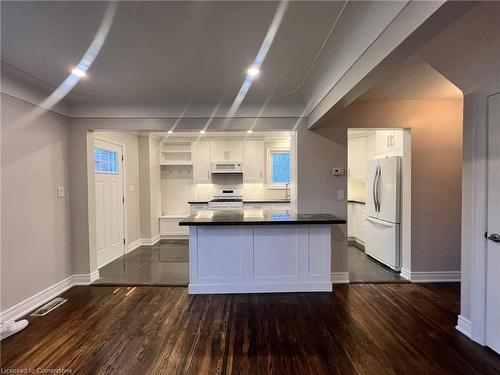 6077 Collins Drive, Niagara Falls, ON - Indoor Photo Showing Kitchen