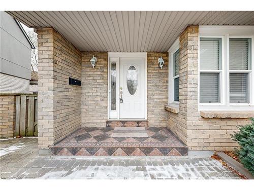 39B Newington Crescent, Toronto, ON - Outdoor