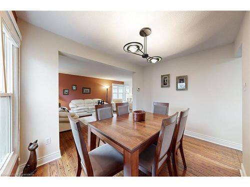 39B Newington Crescent, Toronto, ON - Indoor Photo Showing Dining Room