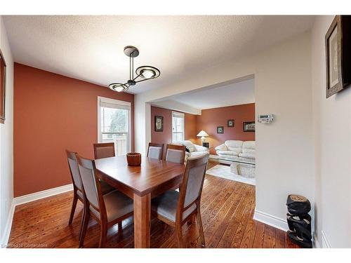 39B Newington Crescent, Toronto, ON - Indoor Photo Showing Dining Room