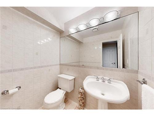 39B Newington Crescent, Toronto, ON - Indoor Photo Showing Bathroom