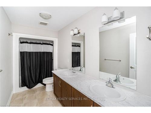 249 Louise Street, Welland, ON - Indoor Photo Showing Bathroom