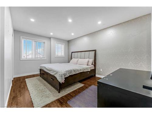 369 Thomas Slee Drive, Kitchener, ON - Indoor Photo Showing Bedroom