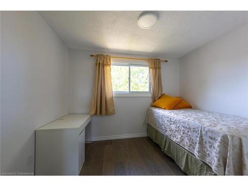 56 Raleigh Court, Hamilton, ON - Indoor Photo Showing Bedroom