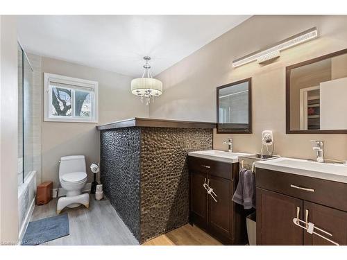 489 Chiddington Avenue, London, ON - Indoor Photo Showing Bathroom