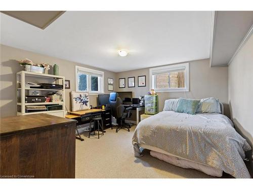 489 Chiddington Avenue, London, ON - Indoor Photo Showing Bedroom