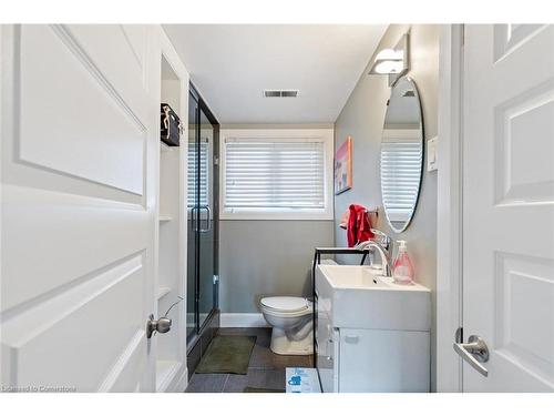 489 Chiddington Avenue, London, ON - Indoor Photo Showing Bathroom