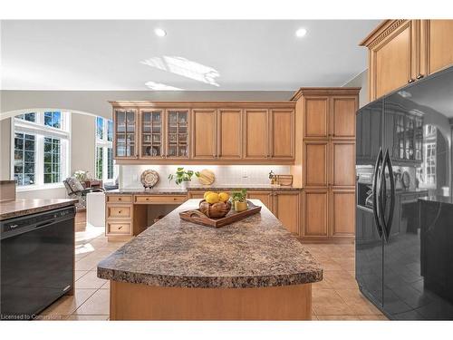 4272 Clubview Drive, Burlington, ON - Indoor Photo Showing Kitchen