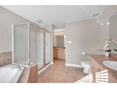 4272 Clubview Drive, Burlington, ON - Indoor Photo Showing Bathroom