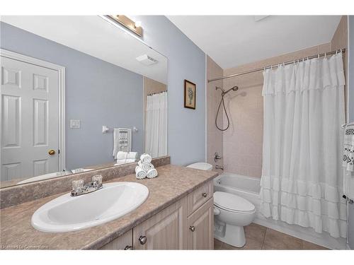 4272 Clubview Drive, Burlington, ON - Indoor Photo Showing Bathroom