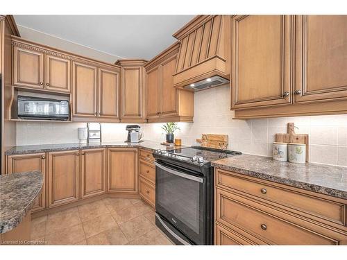 4272 Clubview Drive, Burlington, ON - Indoor Photo Showing Kitchen