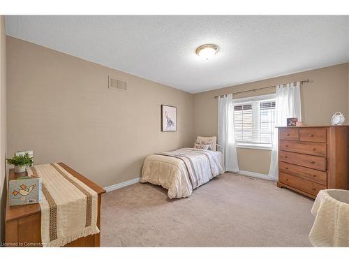 4272 Clubview Drive, Burlington, ON - Indoor Photo Showing Bedroom