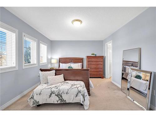 4272 Clubview Drive, Burlington, ON - Indoor Photo Showing Bedroom