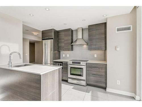 1413-1 Market Street, Toronto, ON - Indoor Photo Showing Kitchen With Upgraded Kitchen