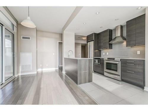 1413-1 Market Street, Toronto, ON - Indoor Photo Showing Kitchen With Upgraded Kitchen